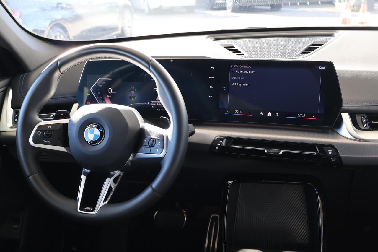 BMW X1 sDrive20i | M Sportpakket | Stoelverwarming | Achteruitrijcamera | Trekhaak