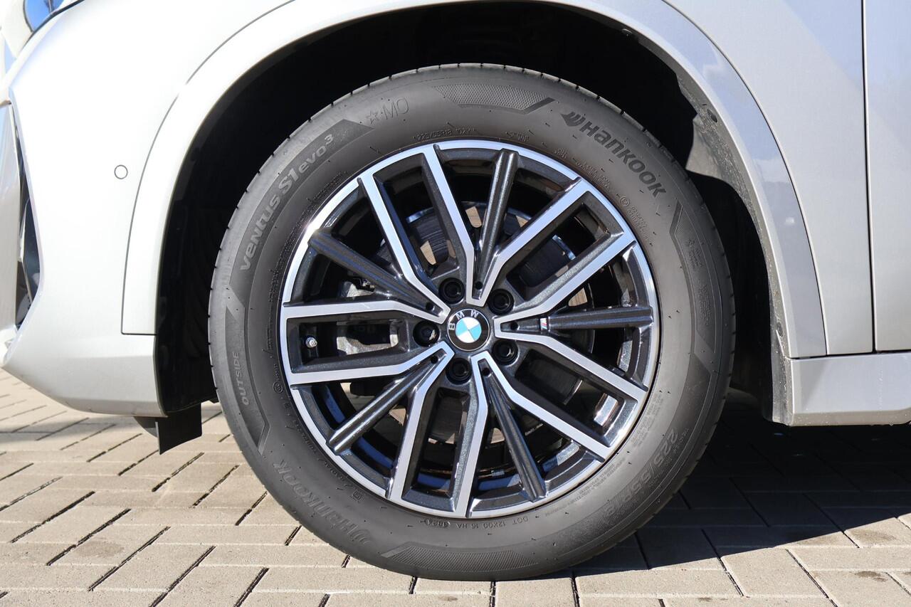 BMW X1 sDrive20i | M Sportpakket | Stoelverwarming | Achteruitrijcamera | Trekhaak