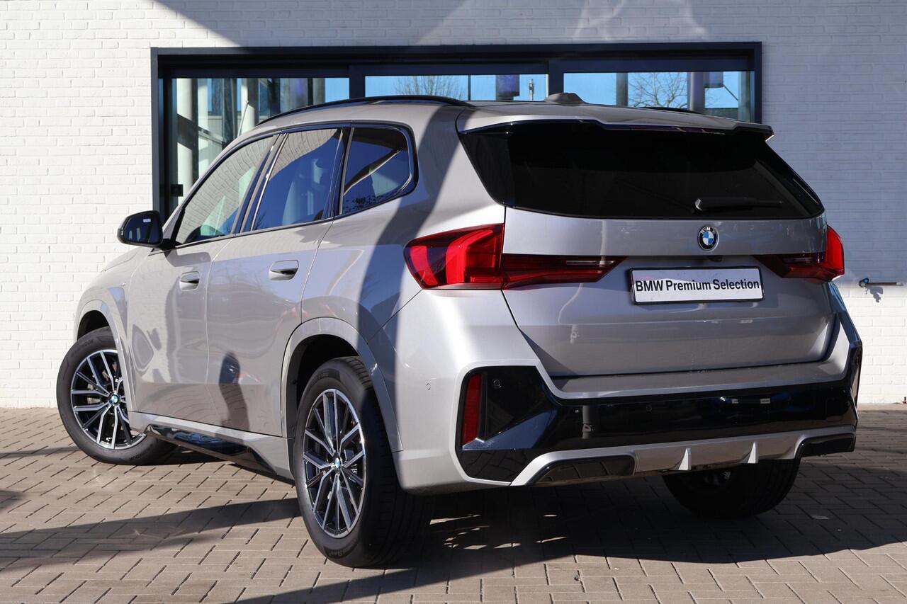 BMW X1 sDrive20i | M Sportpakket | Stoelverwarming | Achteruitrijcamera | Trekhaak