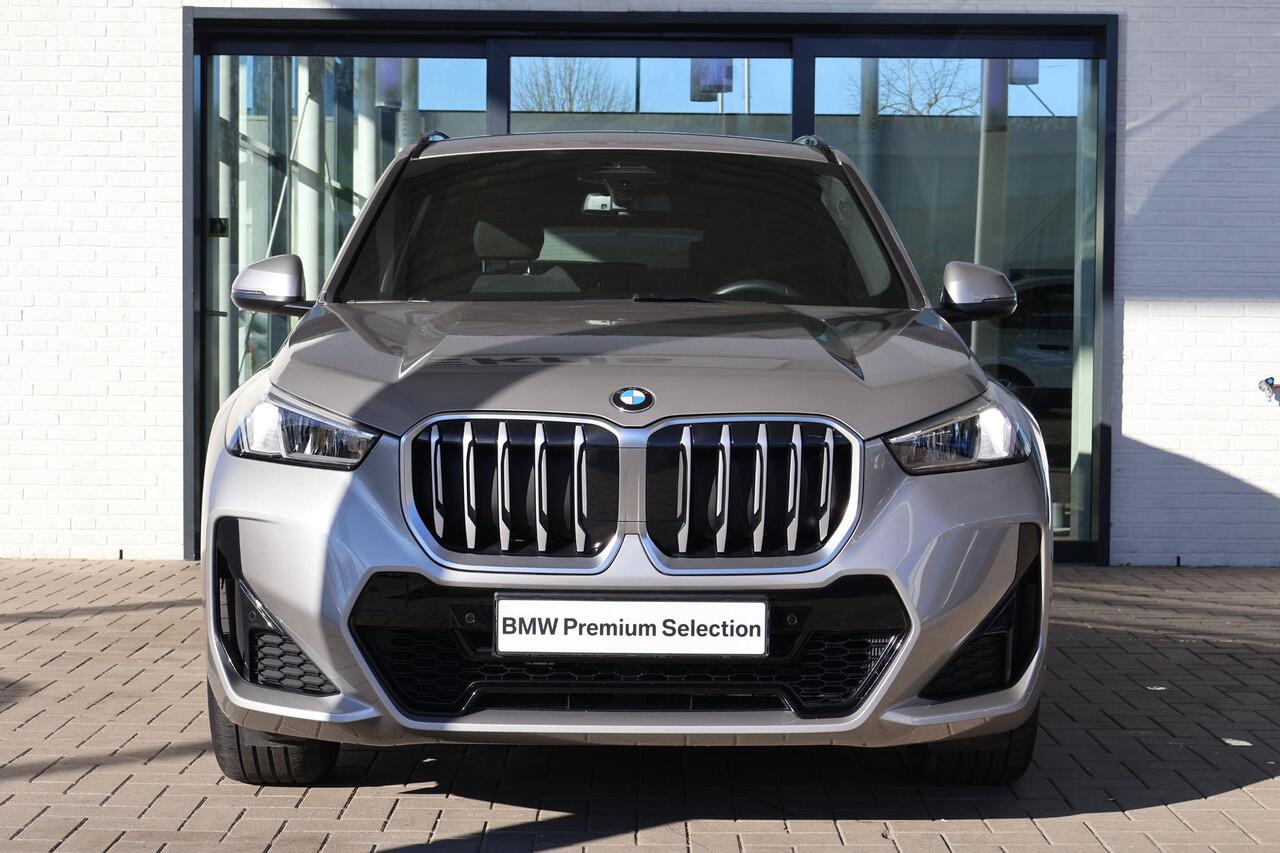 BMW X1 sDrive20i | M Sportpakket | Stoelverwarming | Achteruitrijcamera | Trekhaak