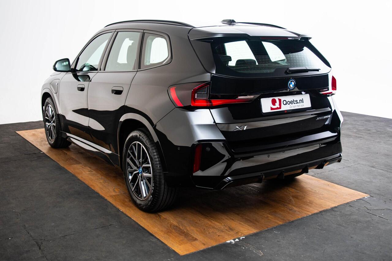 BMW X1 xDrive25e M Sport - Sportstoelen - Elektrisch verwarmde voorstoelen - M Sportstuurwiel - Driving Assistant Plus - PREMIUM PACK -