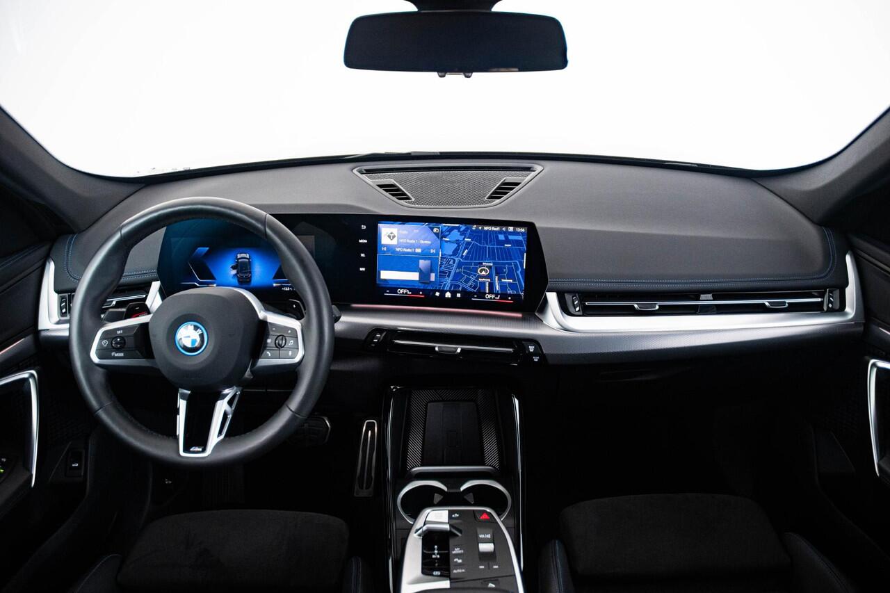 BMW X1 xDrive25e M Sport - Sportstoelen - Elektrisch verwarmde voorstoelen - M Sportstuurwiel - Driving Assistant Plus - PREMIUM PACK -