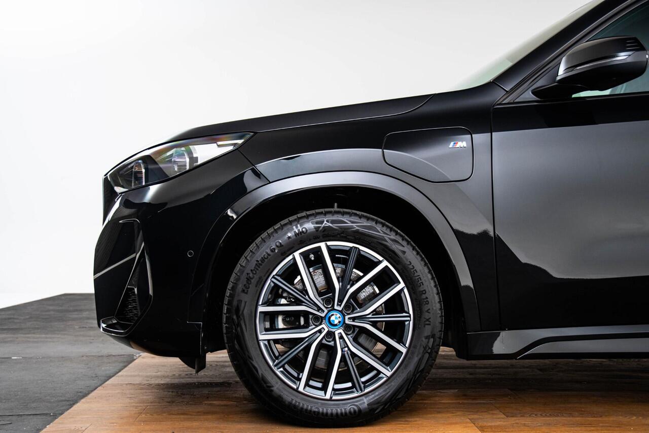 BMW X1 xDrive25e M Sport - Sportstoelen - Elektrisch verwarmde voorstoelen - M Sportstuurwiel - Driving Assistant Plus - PREMIUM PACK -