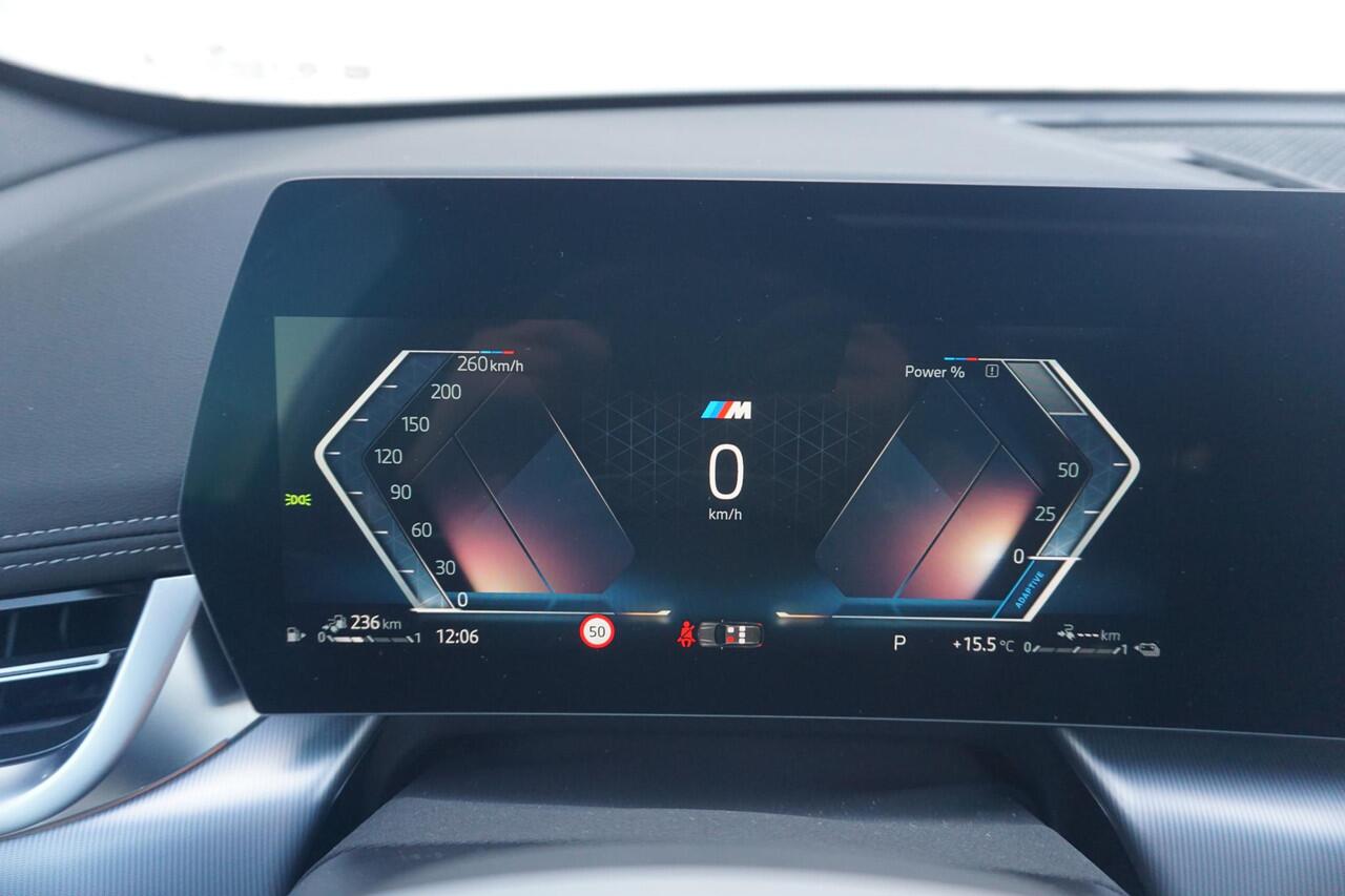 BMW X1 xDrive30e M Sportpakket 20'' / Panoramadak / Elektrisch verstelbare stoelen / Harman Kardon / Trekhaak