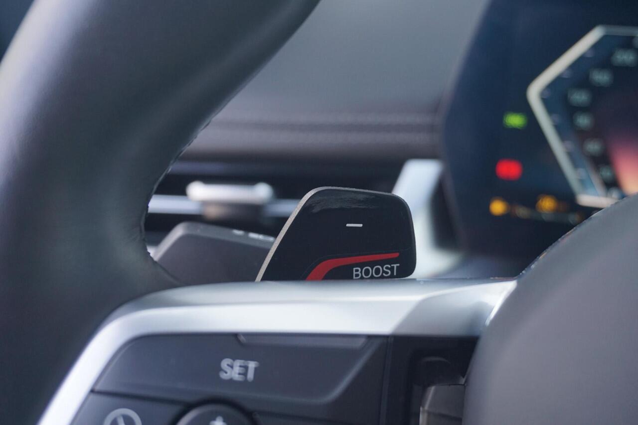 BMW X1 xDrive23i M Sport Pro | Trekhaak / Schuif-kanteldak / Elektrische Stoelen / Harman Kardon / Head-Up Display / Massagefunctie