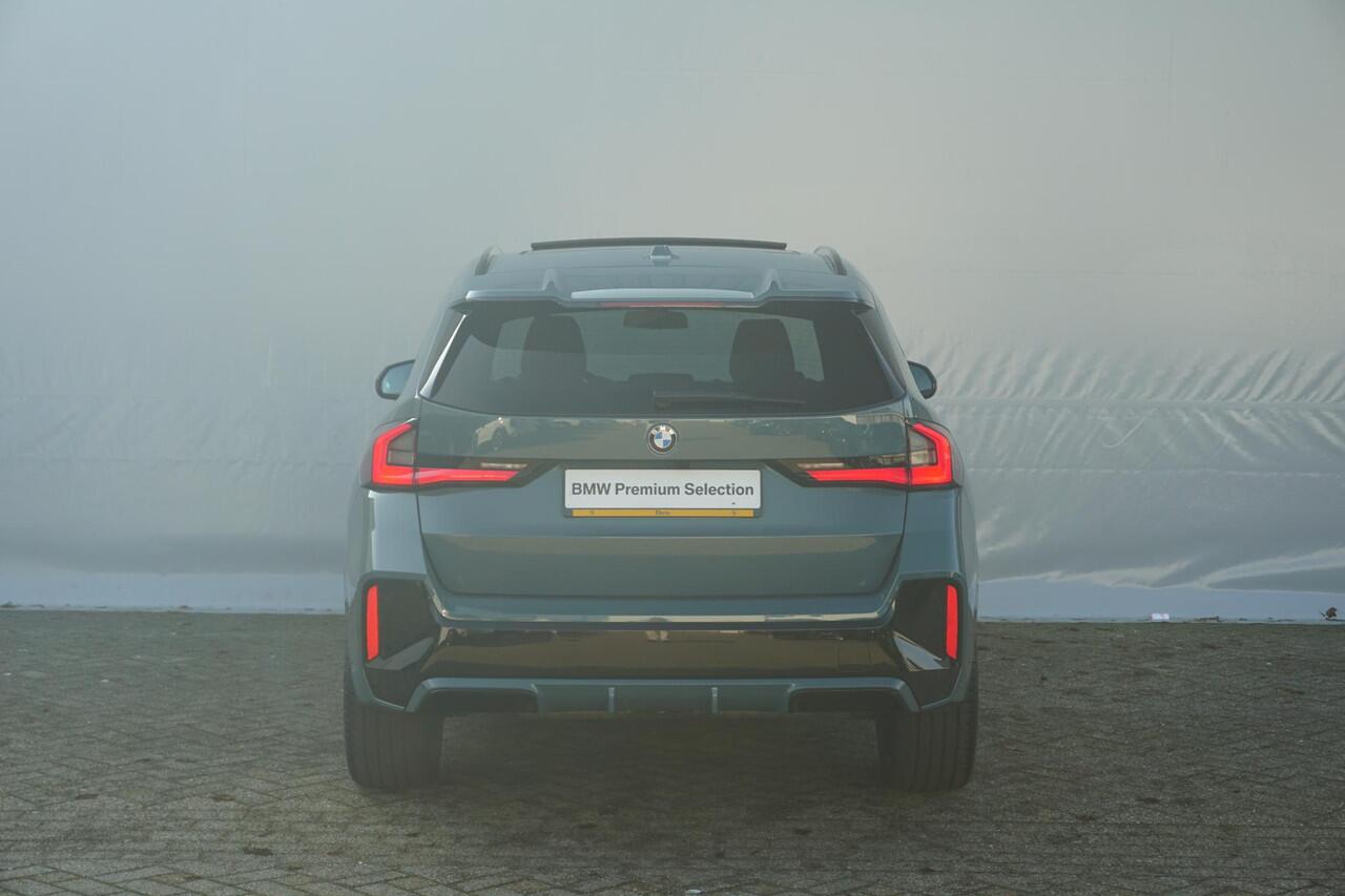 BMW X1 xDrive23i M Sport Pro | Trekhaak / Schuif-kanteldak / Elektrische Stoelen / Harman Kardon / Head-Up Display / Massagefunctie