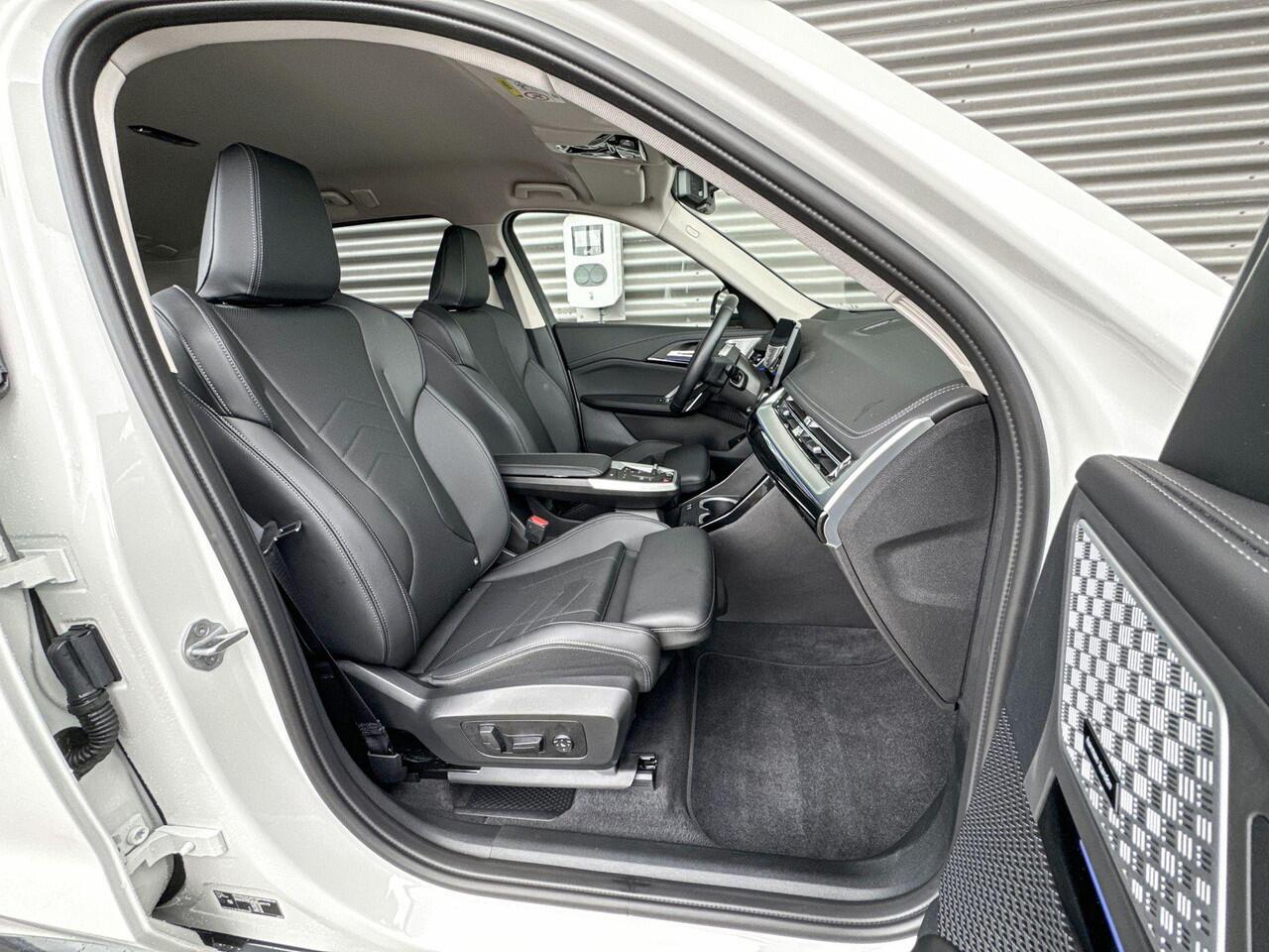 BMW X1 sDrive20i xLine / Innovation Pack / Trekhaak / Selections