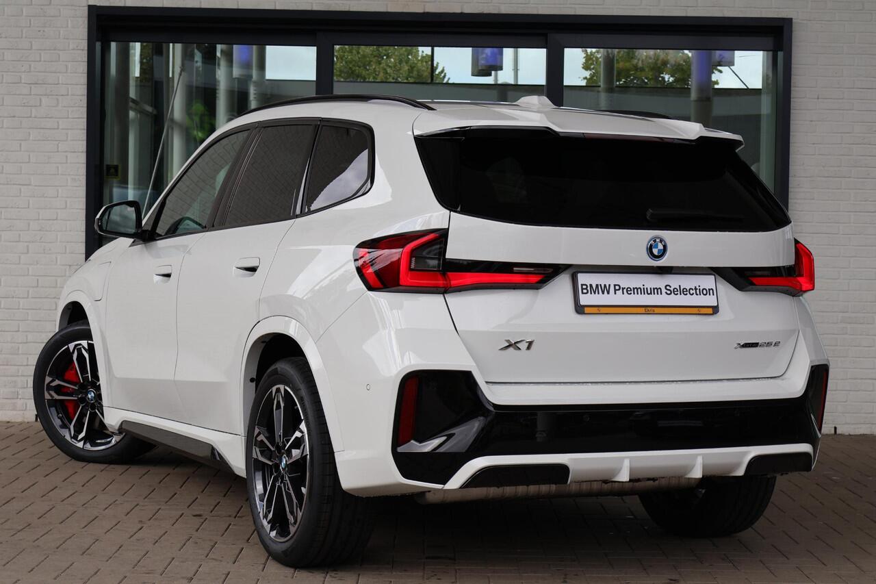 BMW X1 xDrive25e | M Sportpakket | Innovation Pack | Comfort Pack | Trekhaak