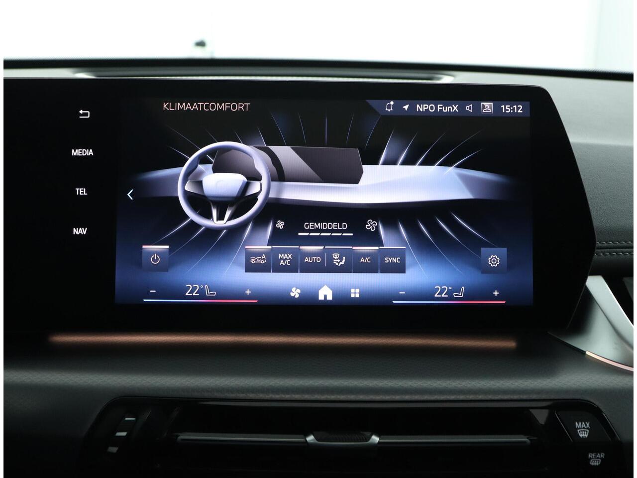 BMW X1 sDrive20i M Sportpakket Pro | Trekhaak | Panoramadak | Driving Assistant Plus | Harman-Kardon | Comfort Access