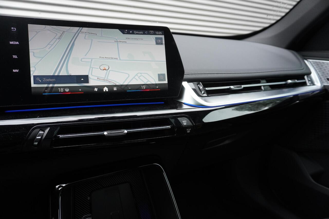 BMW X1 xDrive23i M Sportpakket Pro | schuif/ Kantel Dak | Trekhaak | Parking Assistant Plus | Driving Assistant Plus | Harman Kardon