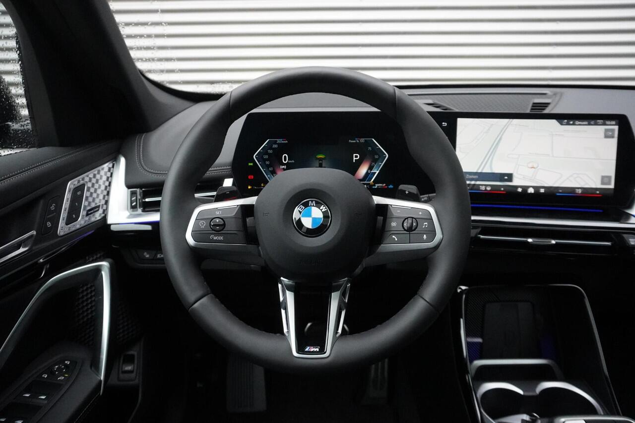 BMW X1 xDrive23i M Sportpakket Pro | schuif/ Kantel Dak | Trekhaak | Parking Assistant Plus | Driving Assistant Plus | Harman Kardon