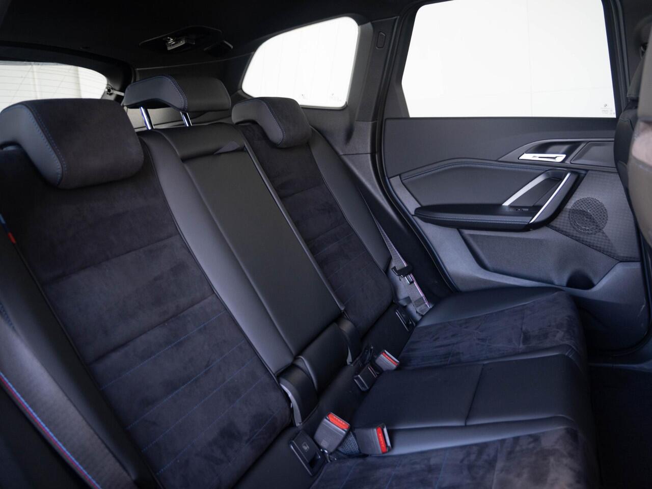 BMW X1 xDrive30e | M Sportpakket Pro | Innovation Pack | Verwarmd Stuurwiel | Comfort Access | Panoramadak | Stoelverwarming | Head-Up Display | Trekhaak