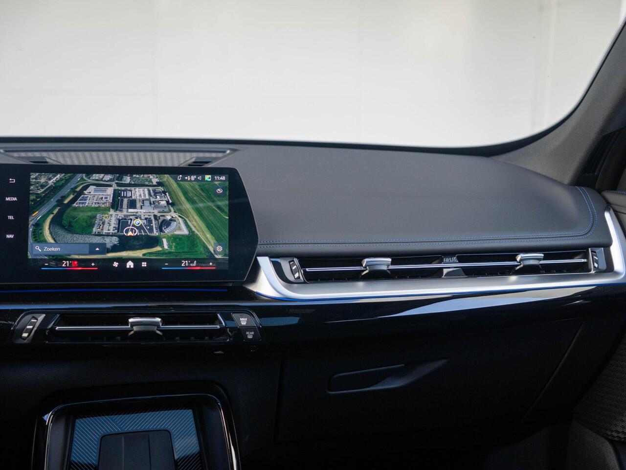 BMW X1 xDrive30e | M Sportpakket Pro | Innovation Pack | Verwarmd Stuurwiel | Comfort Access | Panoramadak | Stoelverwarming | Head-Up Display | Trekhaak