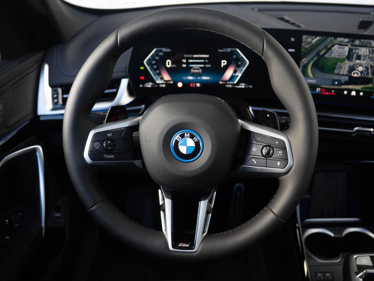 BMW X1 xDrive30e | M Sportpakket Pro | Innovation Pack | Verwarmd Stuurwiel | Comfort Access | Panoramadak | Stoelverwarming | Head-Up Display | Trekhaak