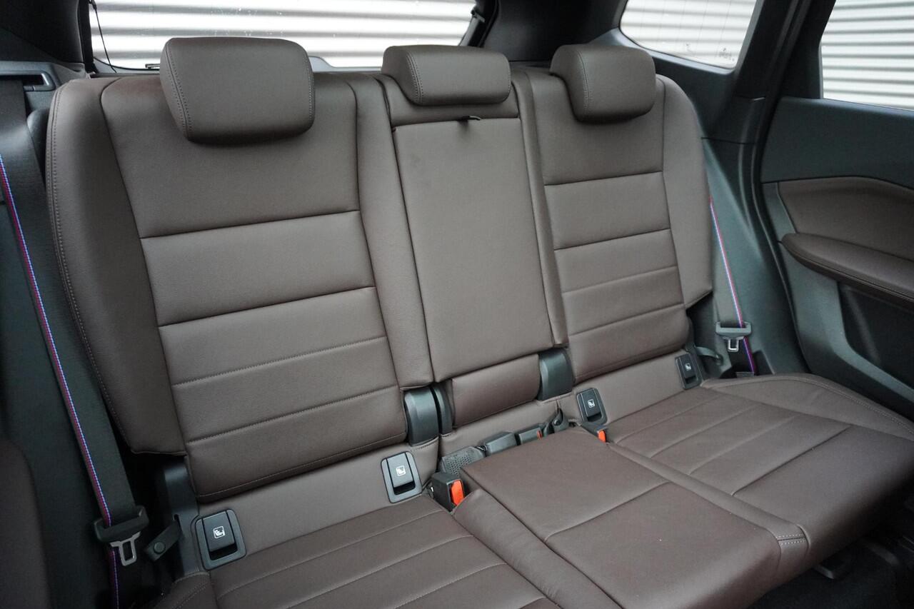 BMW X1 xDrive23i M Sportpakket Pro | Comfort Pack | Trekhaak met elektrisch wegklapbare kogel | Glazen panoramadak | Driving Assistant Professional | Harman-Kardon sound system