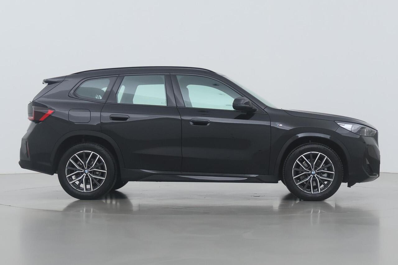 BMW X1 sDrive18i M-Sport | Shadow Line | Stoelverwarming | Camera | Apple Carplay