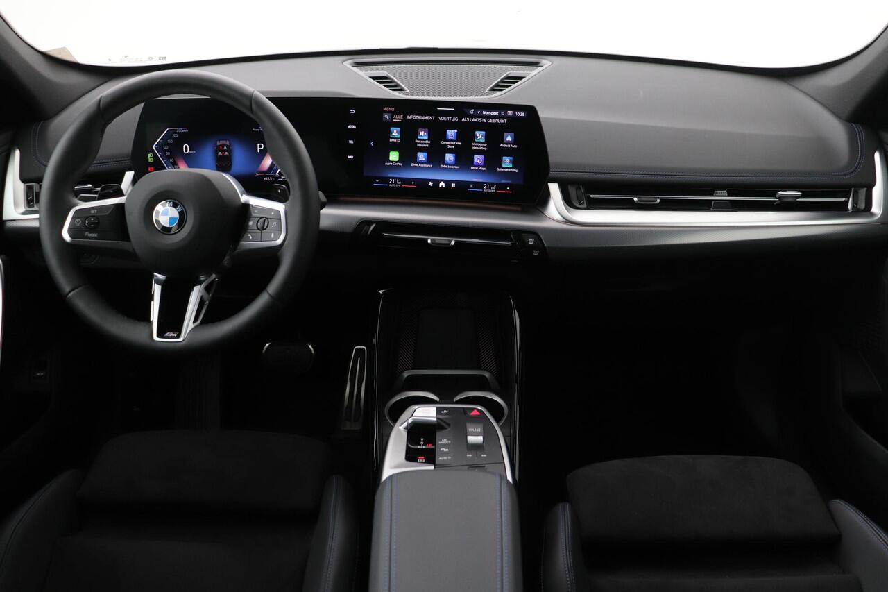 BMW X1 sDrive18i M-Sport | Shadow Line | Stoelverwarming | Camera | Apple Carplay