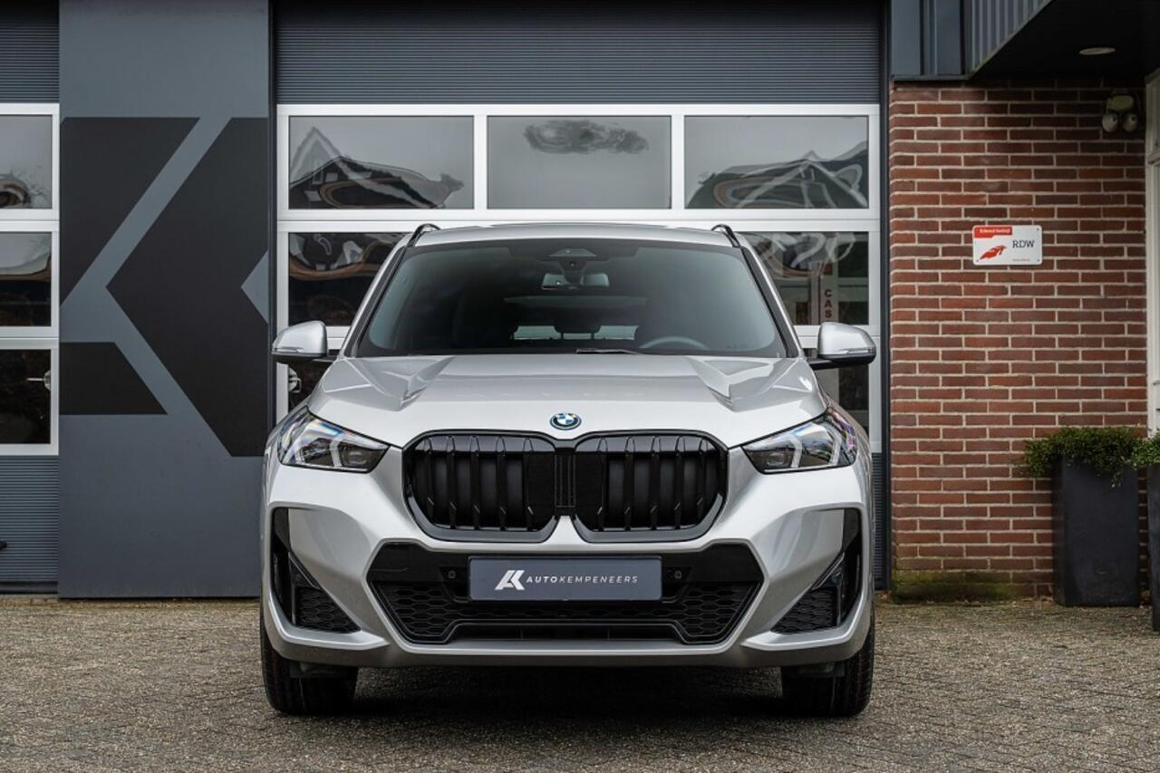 BMW X1 25e xDrive M Sport | Shadow | Driving Ass. | Camera | Adapt. Led | Stoelverwarming | 20' Inch |