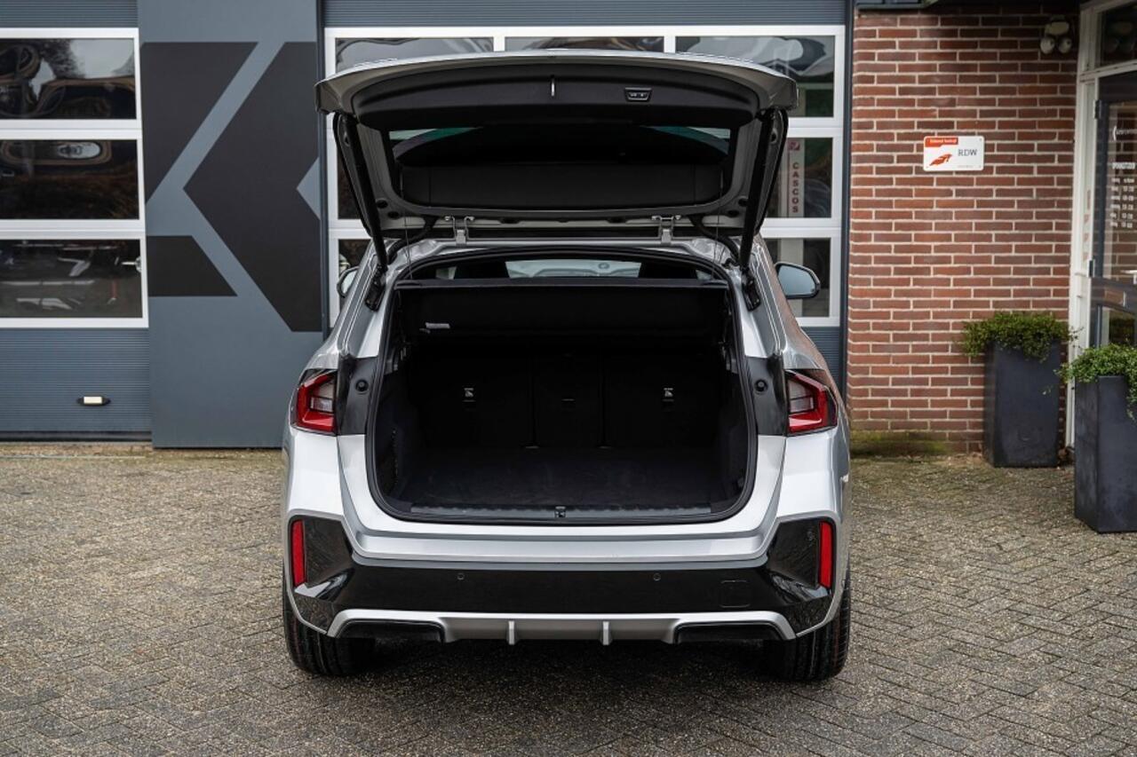 BMW X1 25e xDrive M Sport | Shadow | Driving Ass. | Camera | Adapt. Led | Stoelverwarming | 20' Inch |