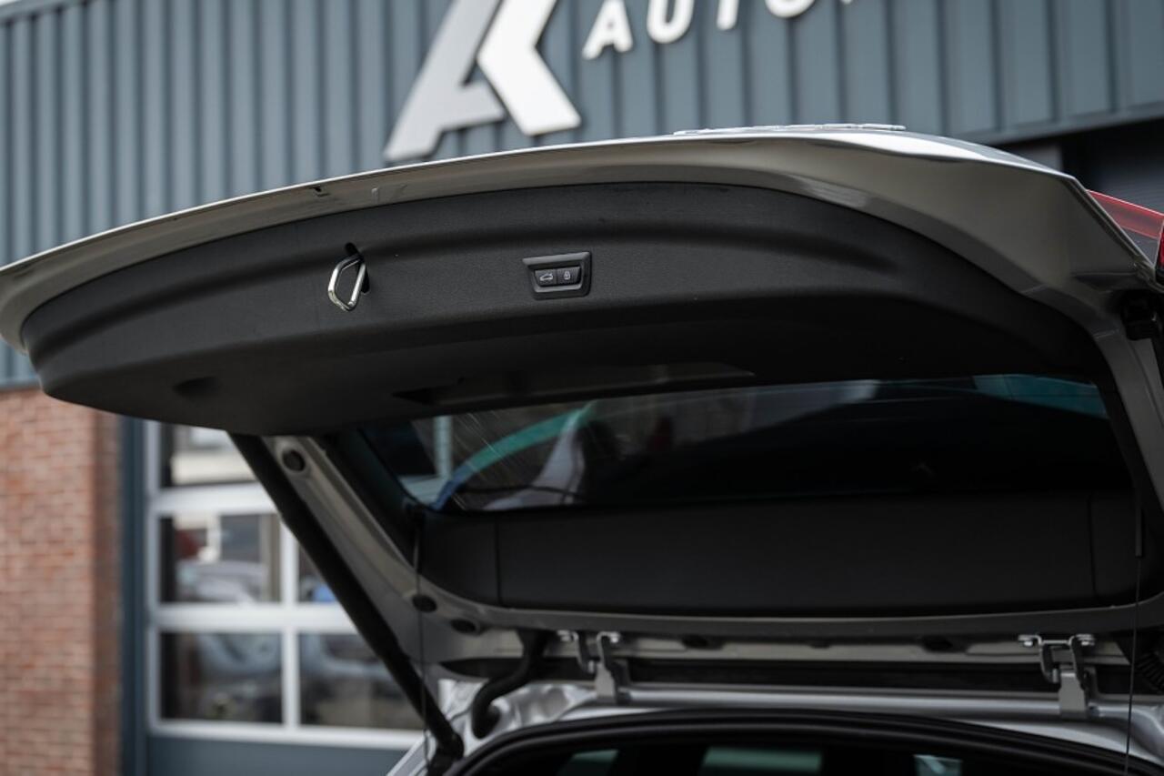 BMW X1 25e xDrive M Sport | Shadow | Driving Ass. | Camera | Adapt. Led | Stoelverwarming | 20' Inch |