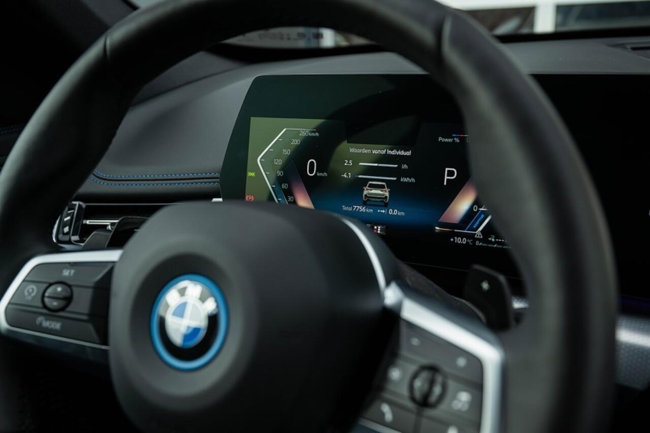 BMW X1 25e xDrive M Sport | Shadow | Driving Ass. | Camera | Adapt. Led | Stoelverwarming | 20' Inch |