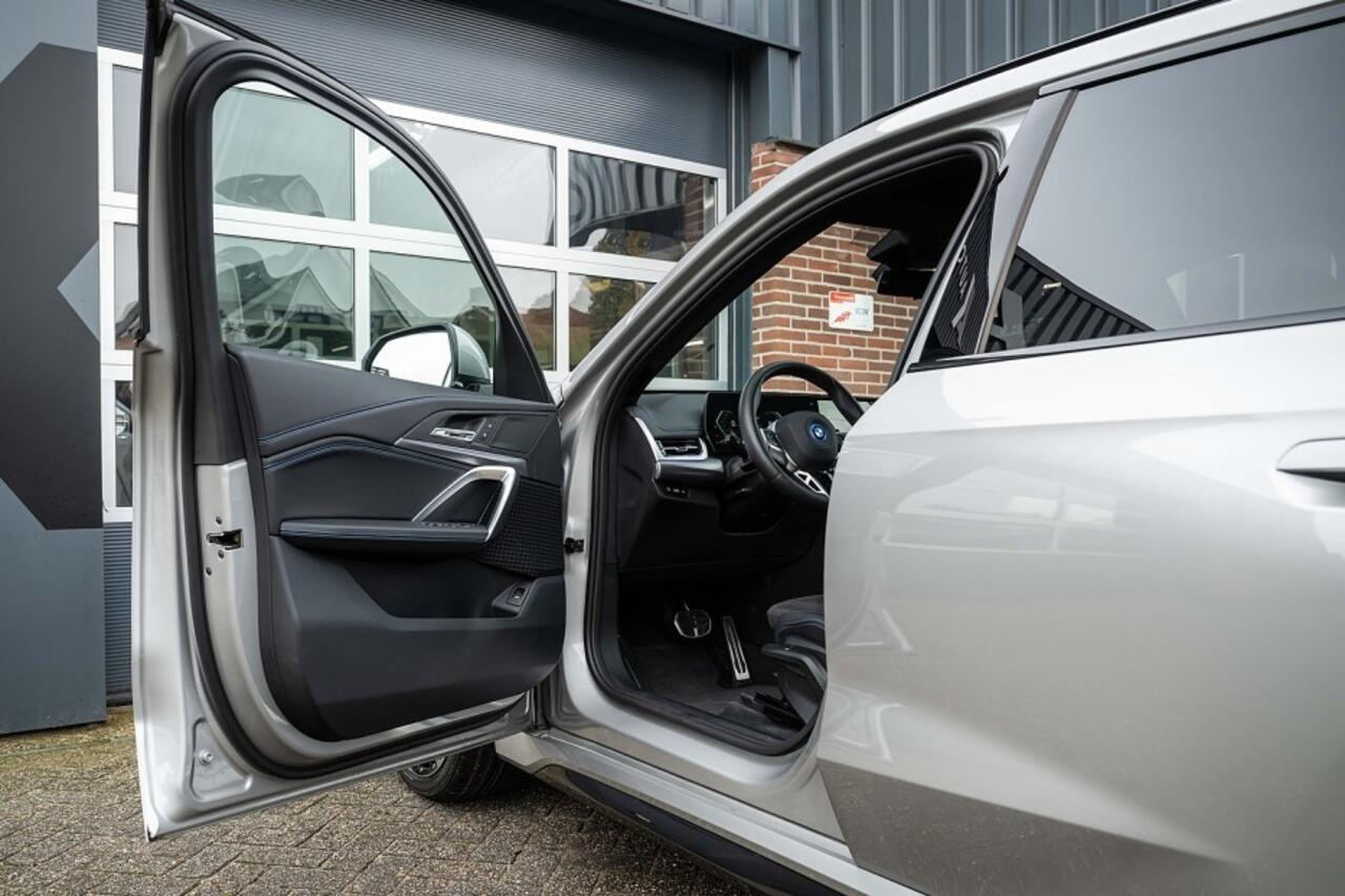 BMW X1 25e xDrive M Sport | Shadow | Driving Ass. | Camera | Adapt. Led | Stoelverwarming | 20' Inch |