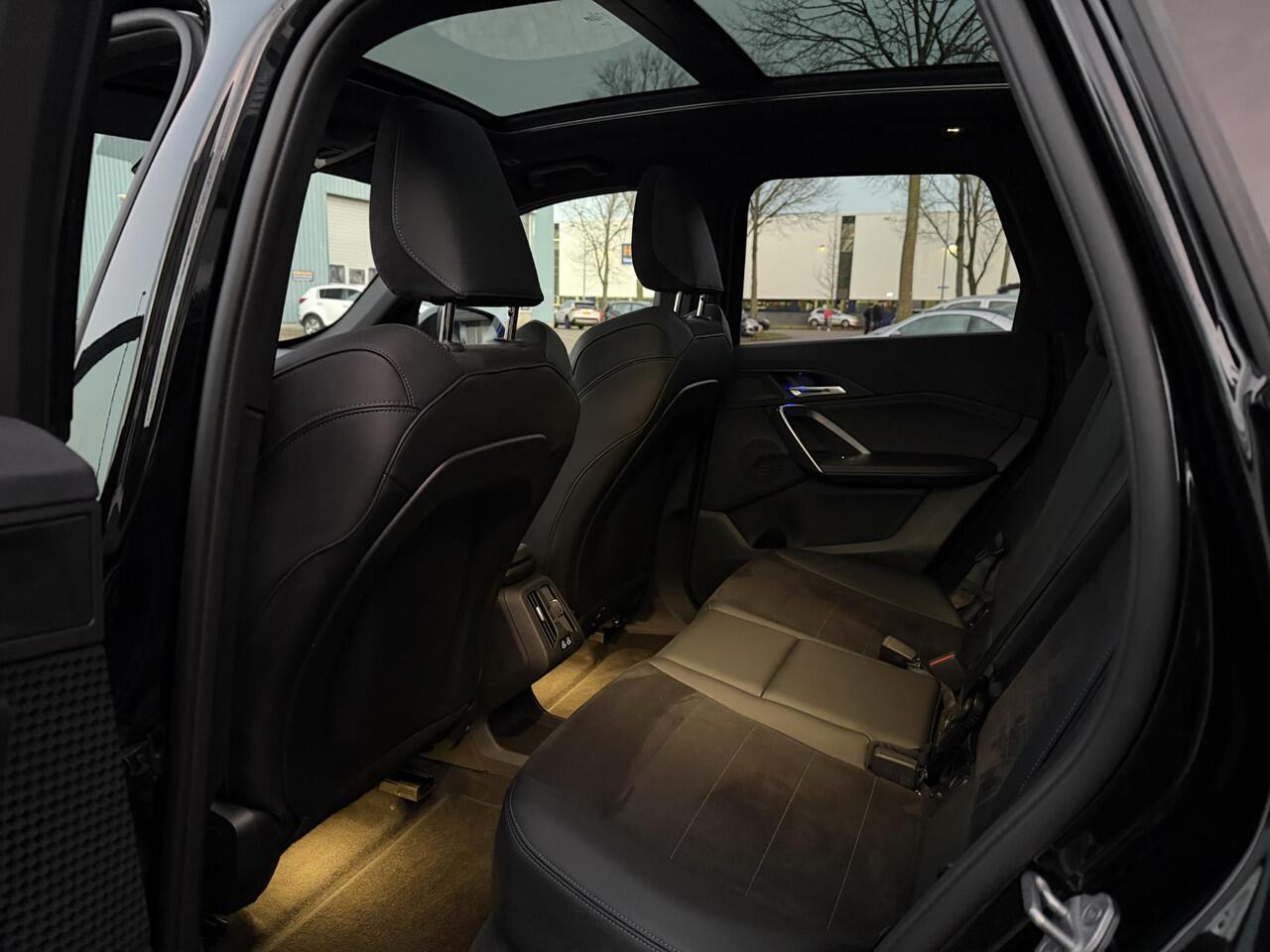 BMW X1 xDrive30e 20 inc l Pano l Zeer luxe l Hybrid