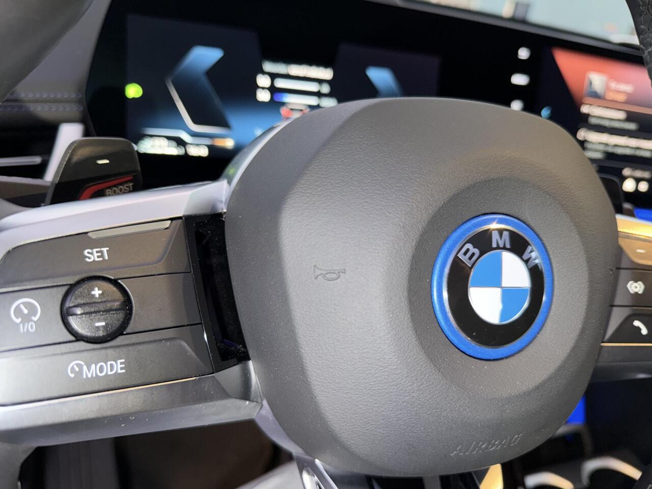 BMW X1 xDrive30e 20 inc l Pano l Zeer luxe l Hybrid