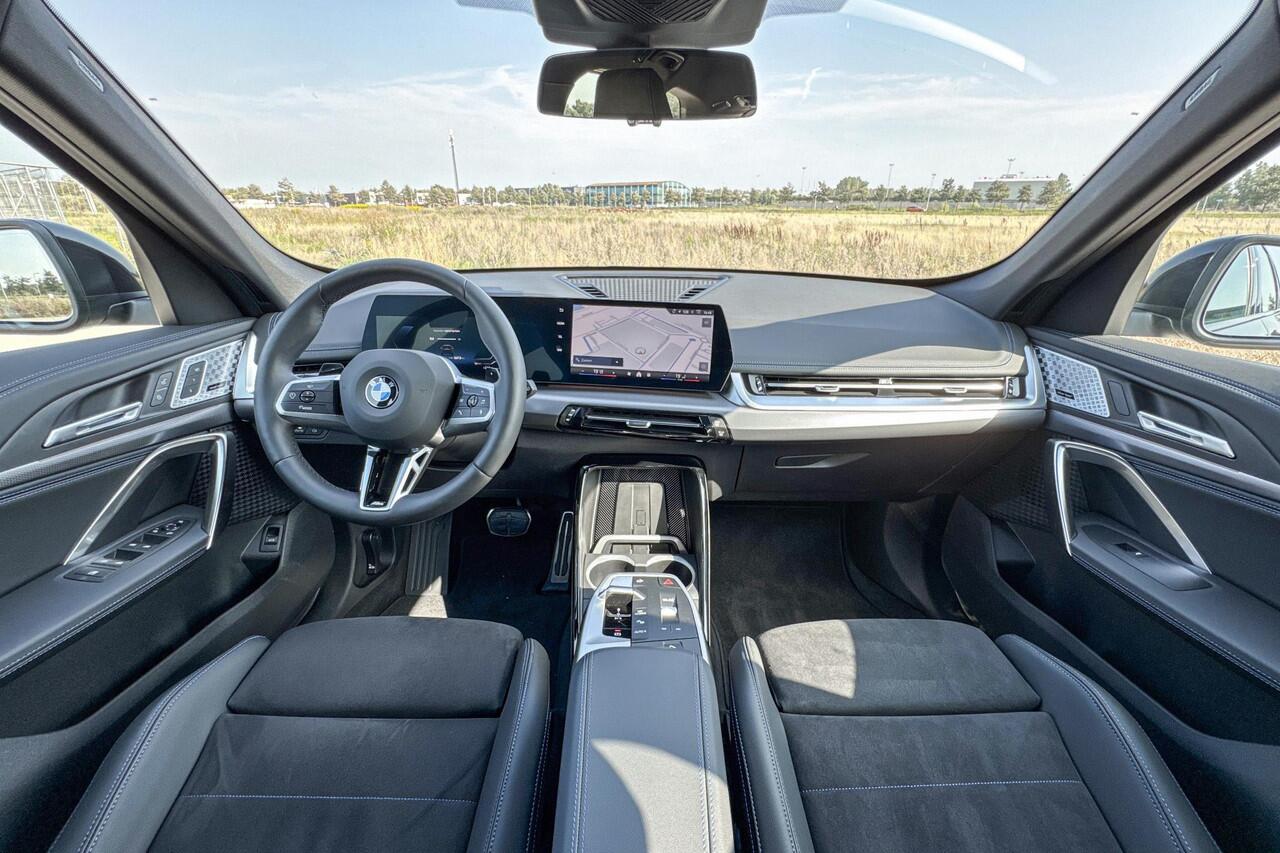 BMW X1 sDrive20i | M Sport | Harman Kardon | Stoelverwarming | Achteruitrijcamera | Trekhaak |
