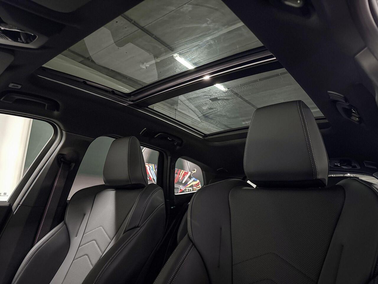 BMW X1 xDrive25e | M-Sport Pro | Travel Pack | Innovation Pack | Comfort Pack | Driving Assistant Professional | Harman/Kardon | Panoramadak | Comfort Access | Trekhaak