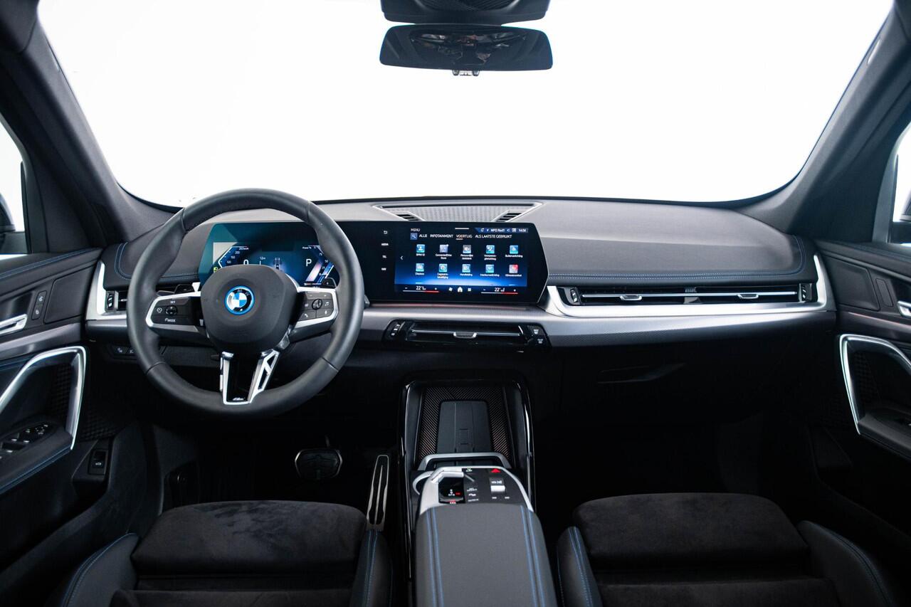 BMW X1 xDrive25e M Sport - Sportstoelen - Elektrisch verwarmde voorstoelen - Grootlichtassistent - Comfort Access - Driving Assistant Plus - Automatisch dimmende binnenspiegel - Adaptief M Onderstel -