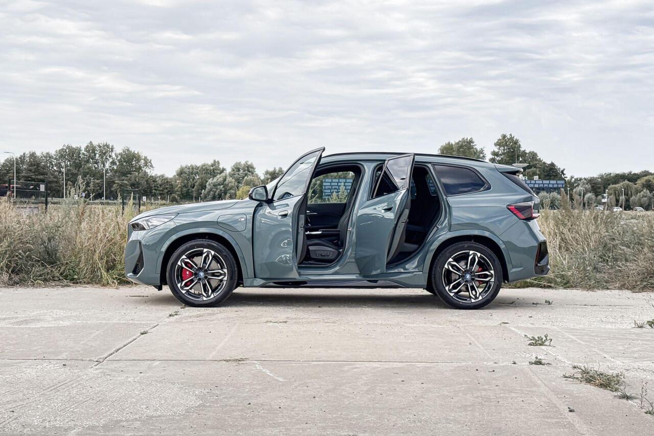 BMW X1 xDrive25e | M Sport | Glazen Panoramadak | Stoelverwarming | Head-up Display |