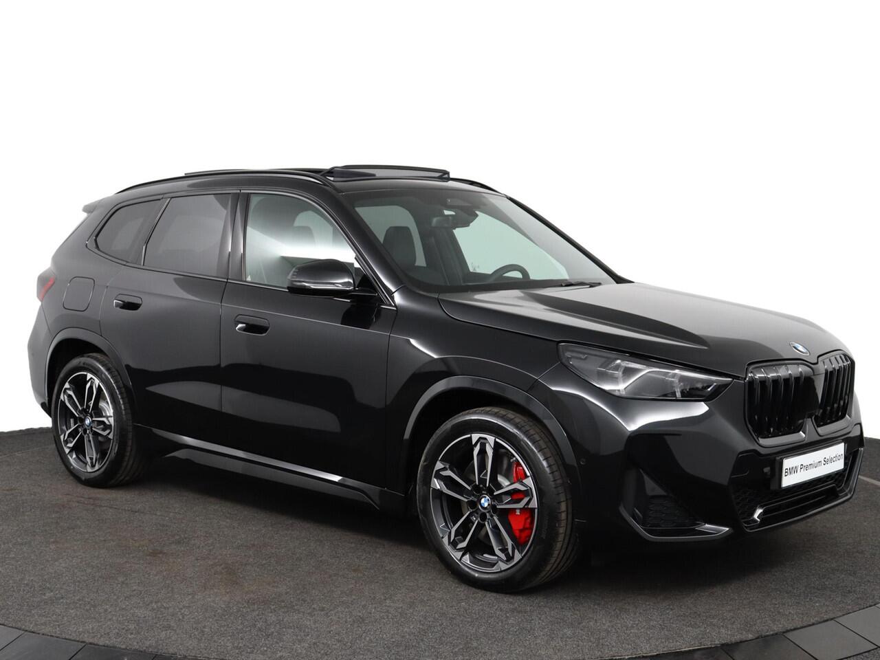 BMW X1 sDrive20i M Sportpakket Pro | Trekhaak | Panoramadak | Driving Assistant Plus | Harman-Kardon | Comfort Access | Ekris Selection