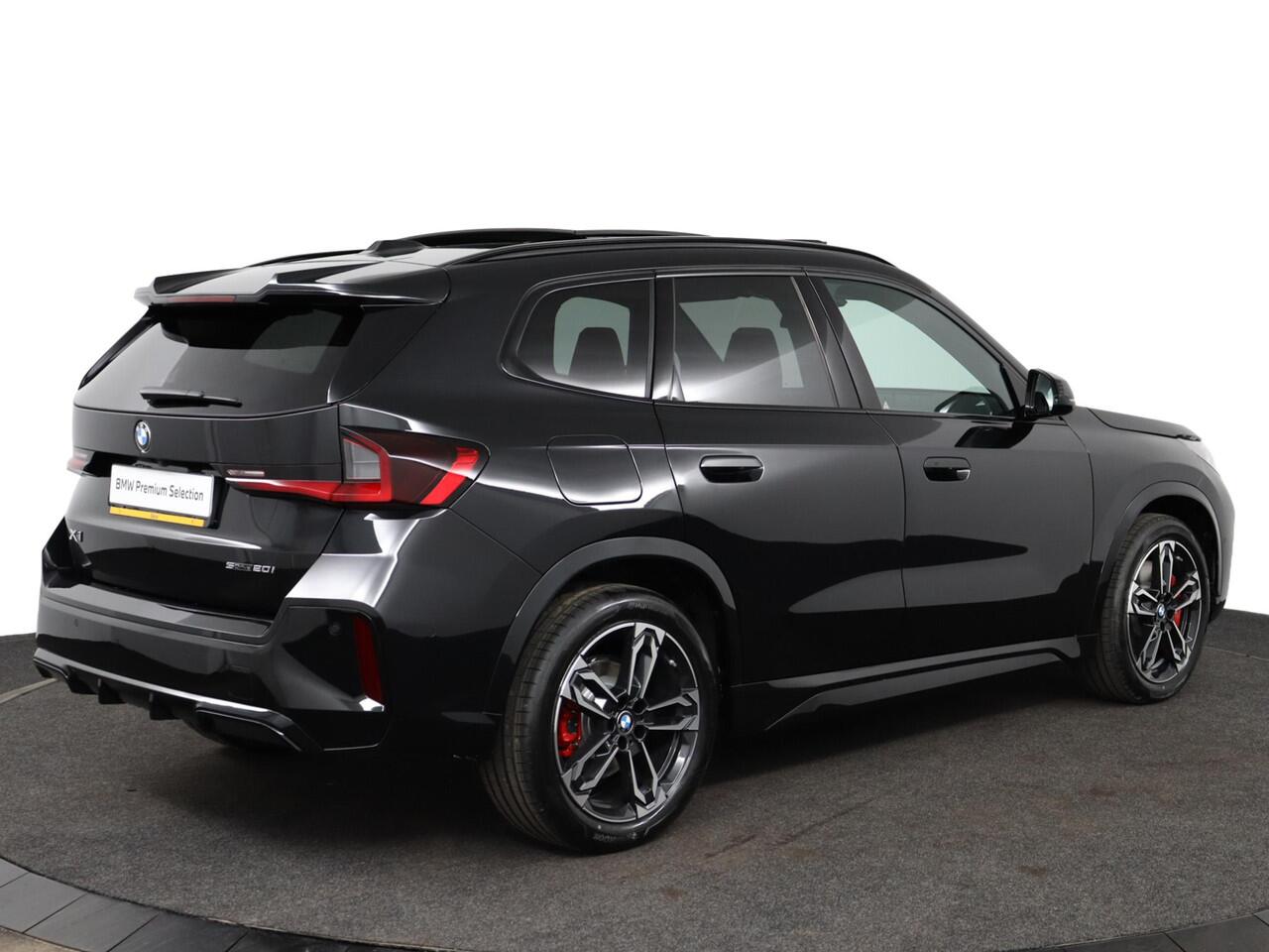 BMW X1 sDrive20i M Sportpakket Pro | Trekhaak | Panoramadak | Driving Assistant Plus | Harman-Kardon | Comfort Access | Ekris Selection