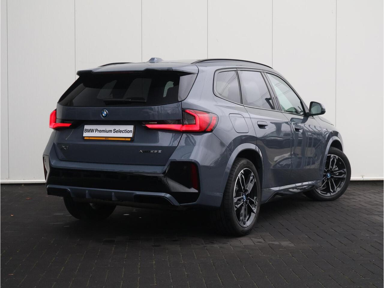 BMW X1 xDrive25e M Sportpakket Pano | Elektrische Trekhaak | Stoelverwarming | Harman/Kardon | Ekris Selection