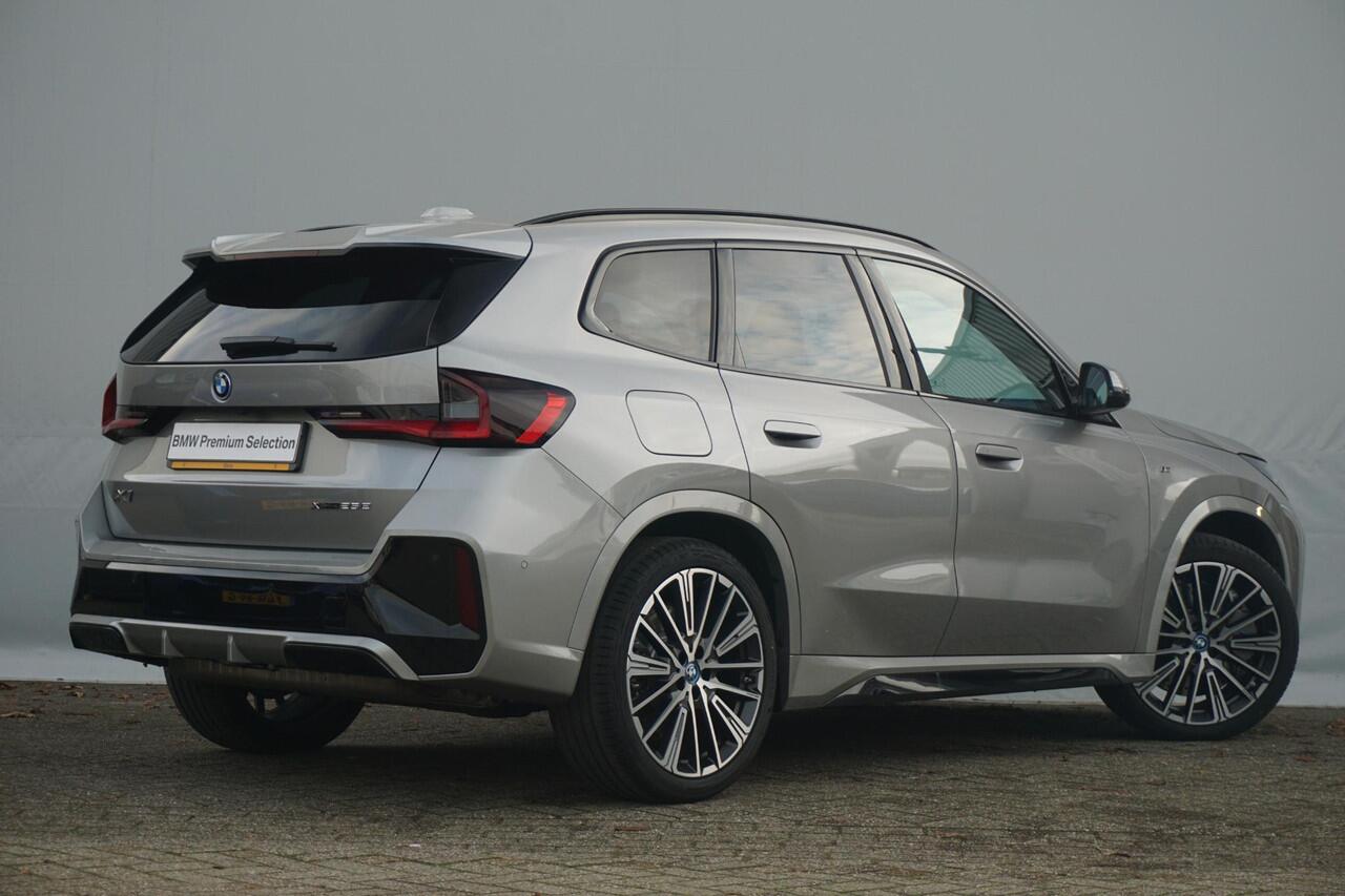 BMW X1 xDrive25e M Sportpakket Pro 20'' | Panoramadak | Harman Kardon | Head-Up Display | Trekhaak | Ekris Selection
