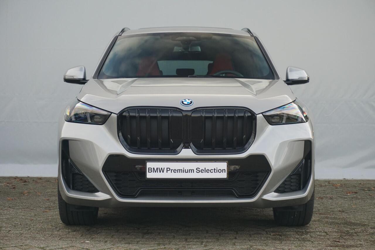 BMW X1 xDrive25e M Sportpakket Pro 20'' | Panoramadak | Harman Kardon | Head-Up Display | Trekhaak | Ekris Selection