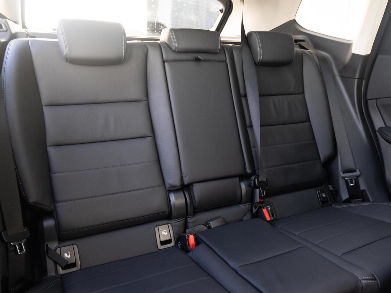 BMW X1 xDrive23i | Innovation Pack | Travel Pack | Comfort Access | Panoramadak | Stoelverwarming | Head-Up Display | Harman-Kardon | Trekhaak