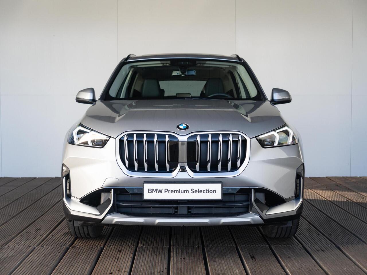 BMW X1 xDrive23i | Innovation Pack | Travel Pack | Comfort Access | Panoramadak | Stoelverwarming | Head-Up Display | Harman-Kardon | Trekhaak