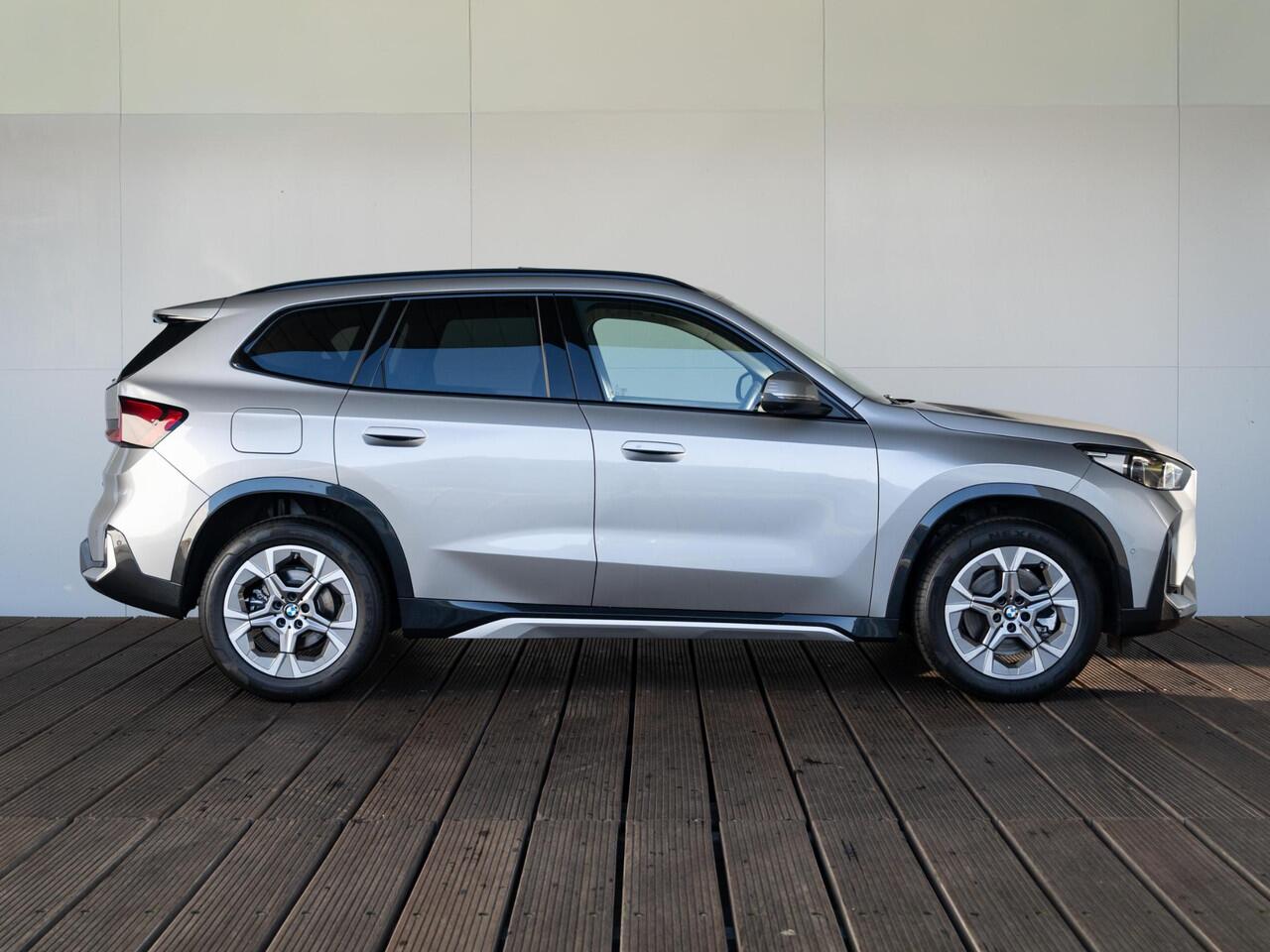 BMW X1 xDrive23i | Innovation Pack | Travel Pack | Comfort Access | Panoramadak | Stoelverwarming | Head-Up Display | Harman-Kardon | Trekhaak