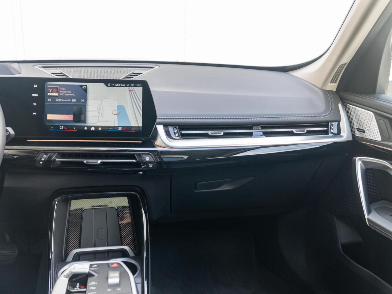 BMW X1 xDrive23i | Innovation Pack | Travel Pack | Comfort Access | Panoramadak | Stoelverwarming | Head-Up Display | Harman-Kardon | Trekhaak