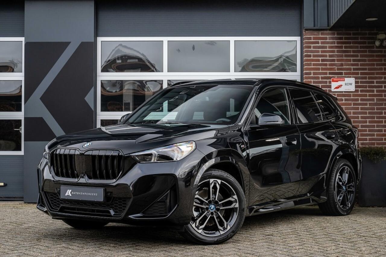 BMW X1 25e xDrive M Sport | Panorama | Shadow | ACC | 360° Camera | Head-Up | Adap. led | Stoelverwarming | 19' inch |
