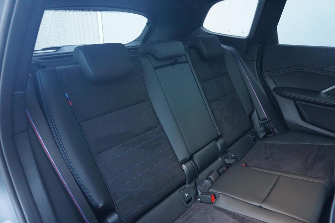 BMW X1 sDrive20i M Sportpakket Pro 19'' | Panoramadak | Elektrisch verstelbare stoelen | Harman Kardon | Trekhaak | Ekris Selection