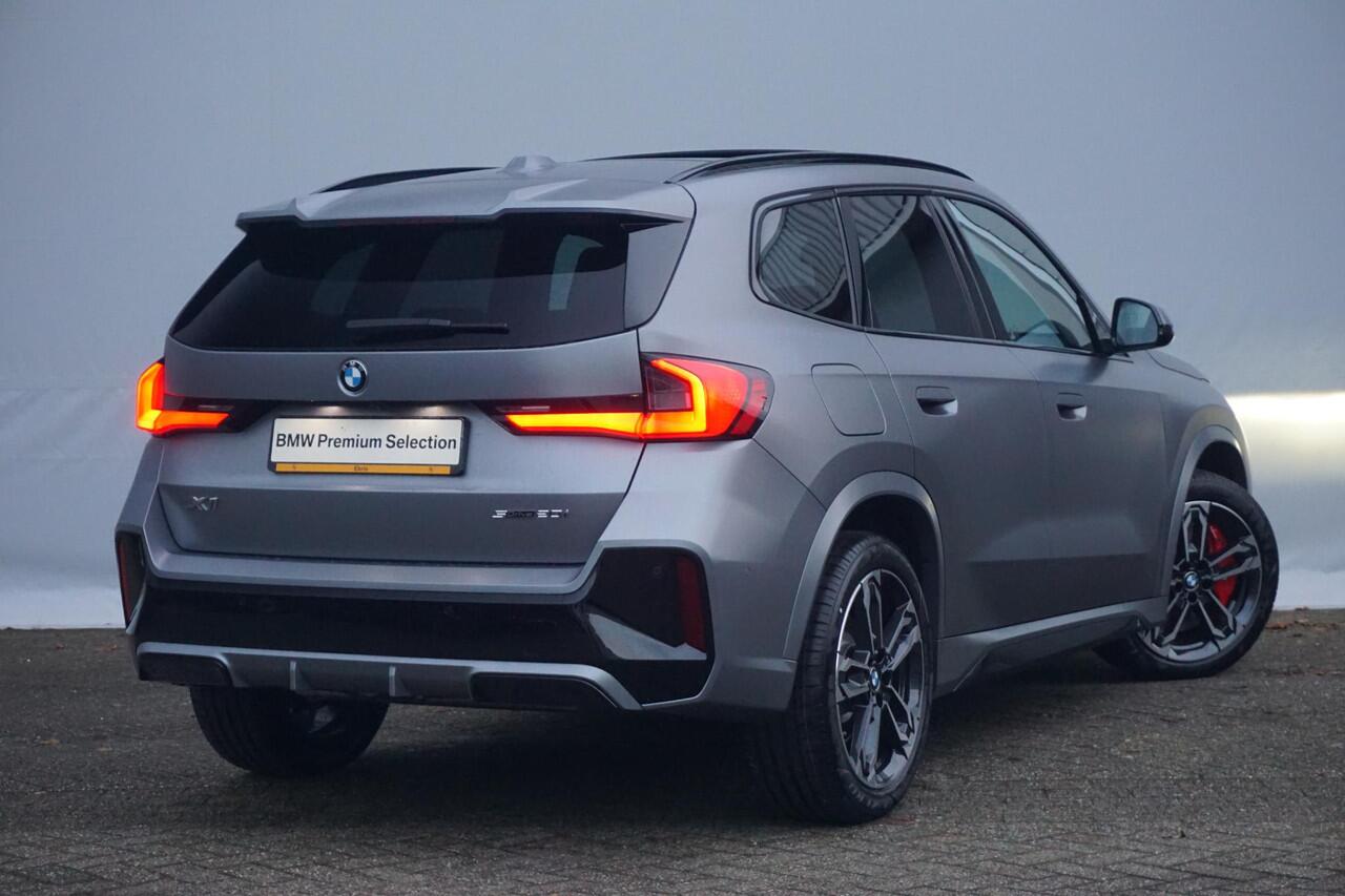 BMW X1 sDrive20i M Sportpakket Pro 19'' | Panoramadak | Elektrisch verstelbare stoelen | Harman Kardon | Trekhaak | Ekris Selection