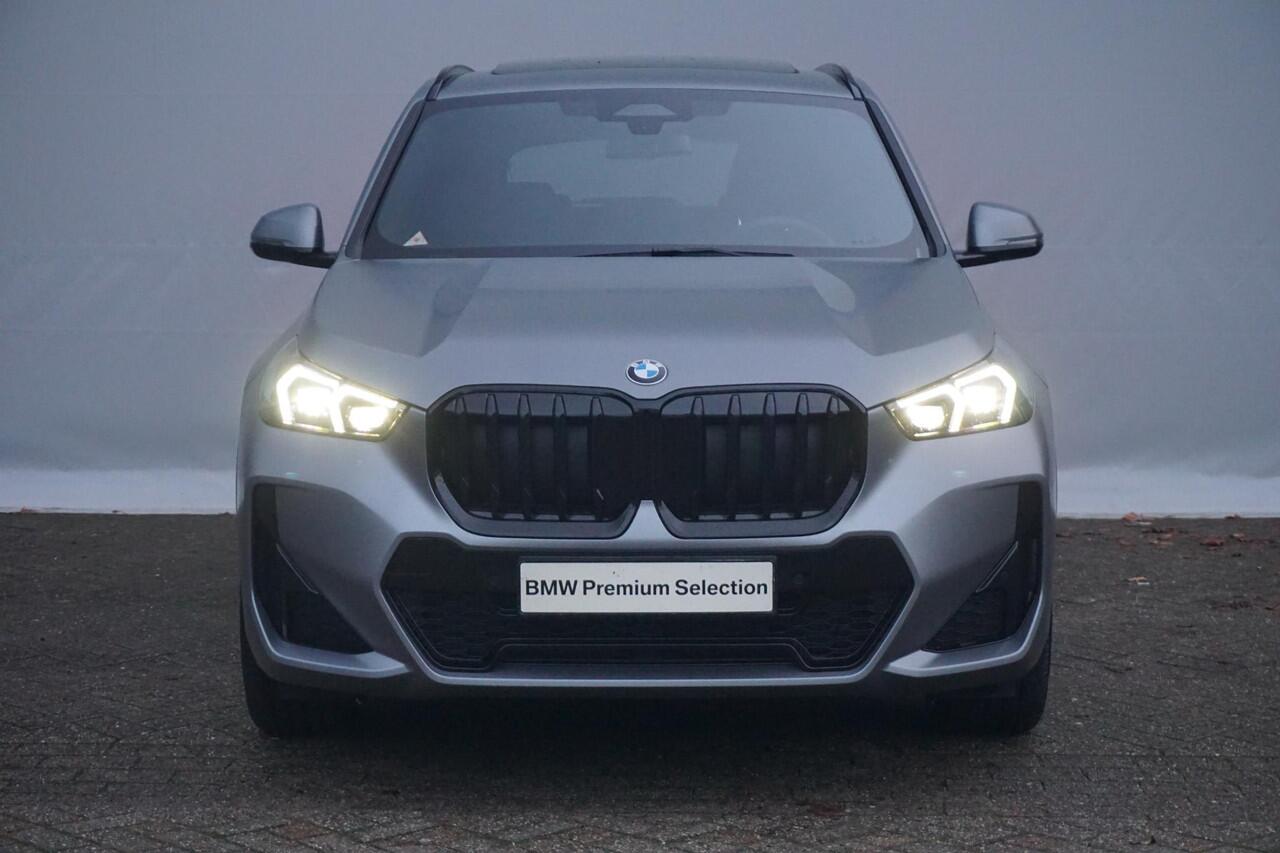 BMW X1 sDrive20i M Sportpakket Pro 19'' | Panoramadak | Elektrisch verstelbare stoelen | Harman Kardon | Trekhaak | Ekris Selection