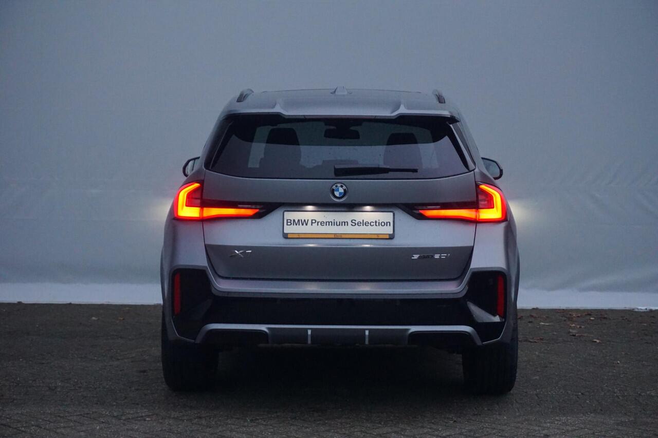 BMW X1 sDrive20i M Sportpakket Pro 19'' | Panoramadak | Elektrisch verstelbare stoelen | Harman Kardon | Trekhaak | Ekris Selection