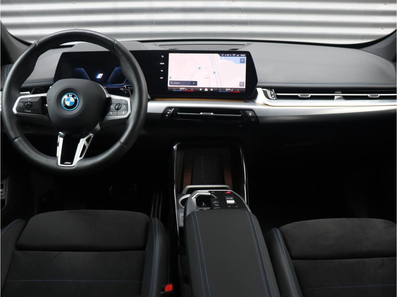 BMW X1 xDrive30e | M Sportpakket | Panodak | Head-Up | Driving Assistant Plus | Comfort acces| Parking Assistant Plus | 20'' LMV