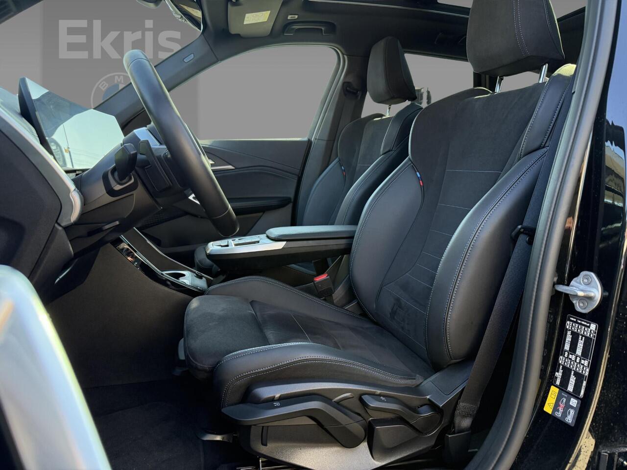 BMW X1 xDrive25e M Sportpakket | Innovation Pack | Travel Pack | Glazen panoramadak | Comfort Access | Driving Assistant Plus | BMW Head-Up Display | 20 inch Multispaak