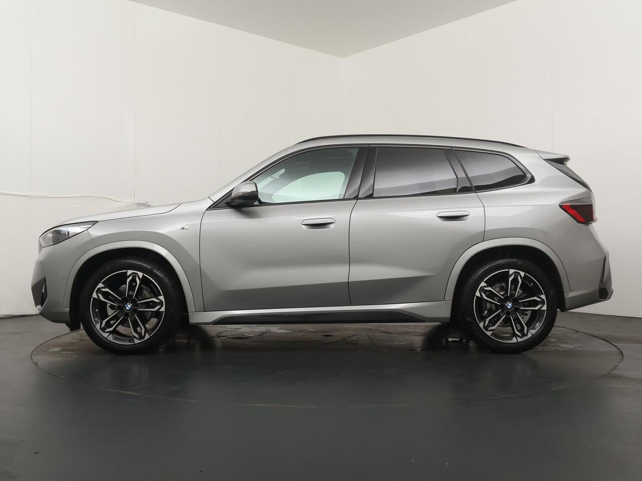 BMW X1 sDrive18i | M-Sportpakket | Driving Assistant Plus | Trekhaak | Comfort Access | 19'' |