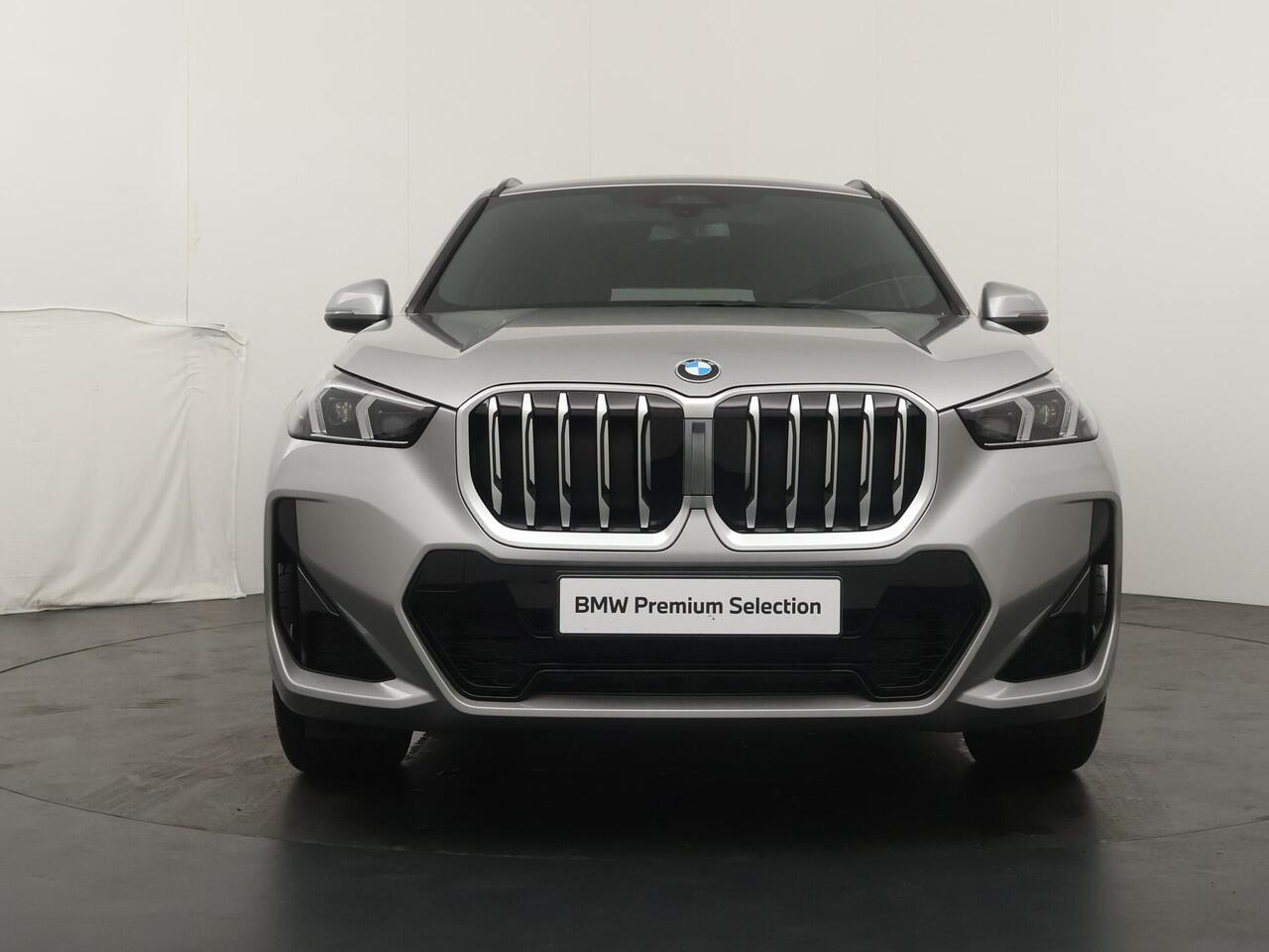 BMW X1 sDrive18i | M-Sportpakket | Driving Assistant Plus | Trekhaak | Comfort Access | 19'' |